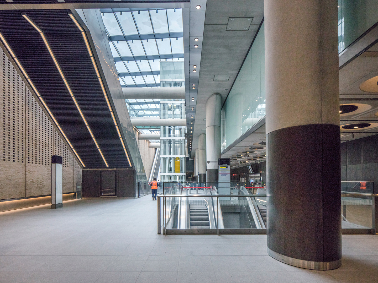 ©Nick Guttridge ©Morley von Sternberg